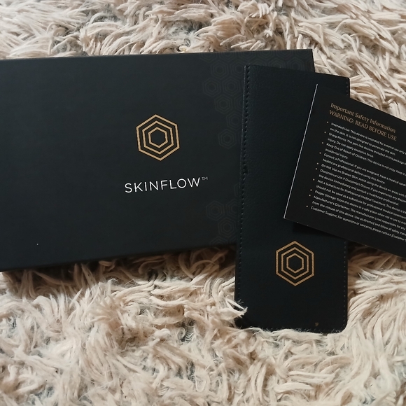 Skinflow Black and Gold Set - Picture 7 of 7